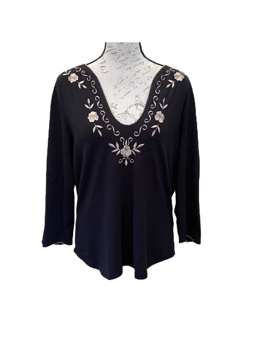 Women’s jersey top spandex embroidered front black 3/4 sleeve Sz XL - Picture 2 of 8